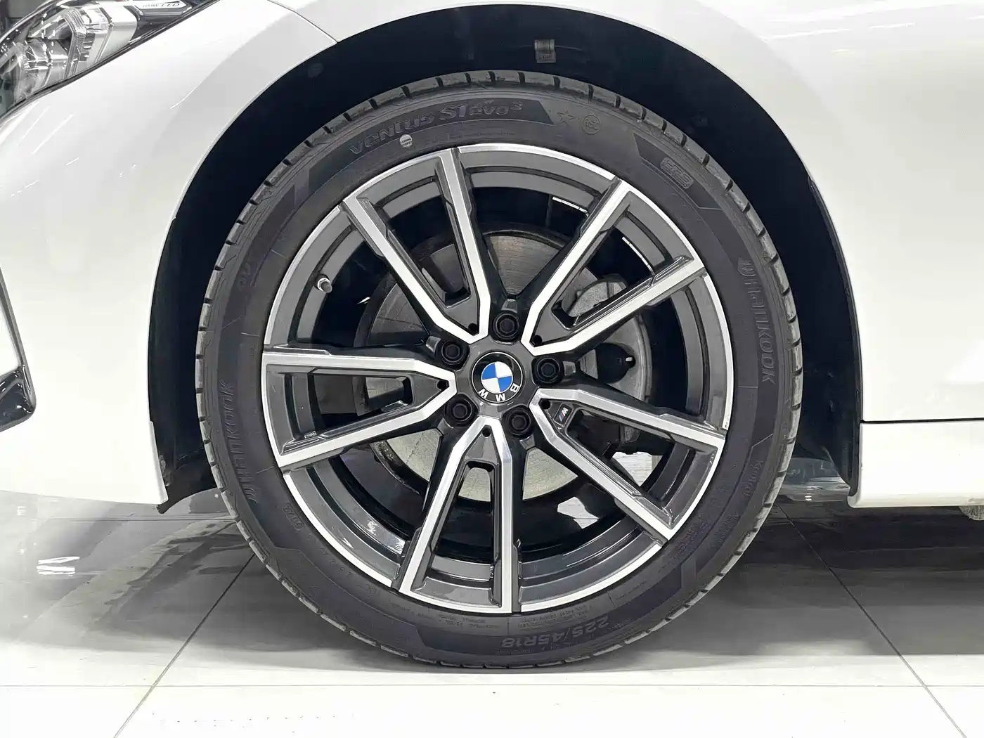 BMW 3 Series 2023 320Li M Sport Package фото 14