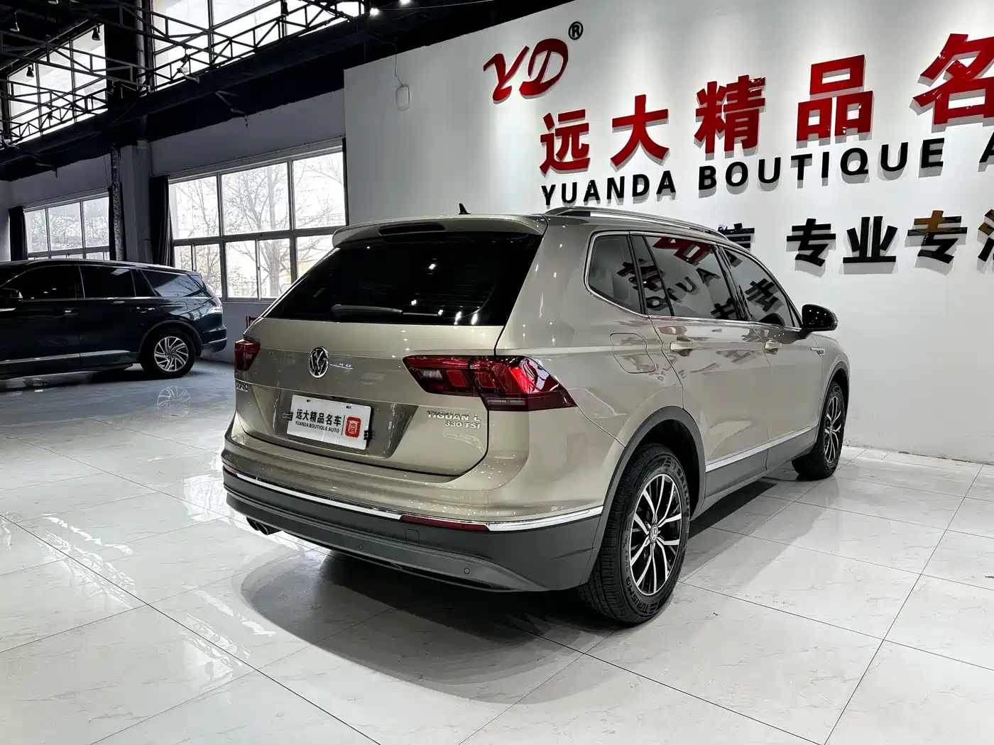 Volkswagen Tiguan L 2018 Facelift 330TSI Automatic 2WD Luxury Edition фото 16