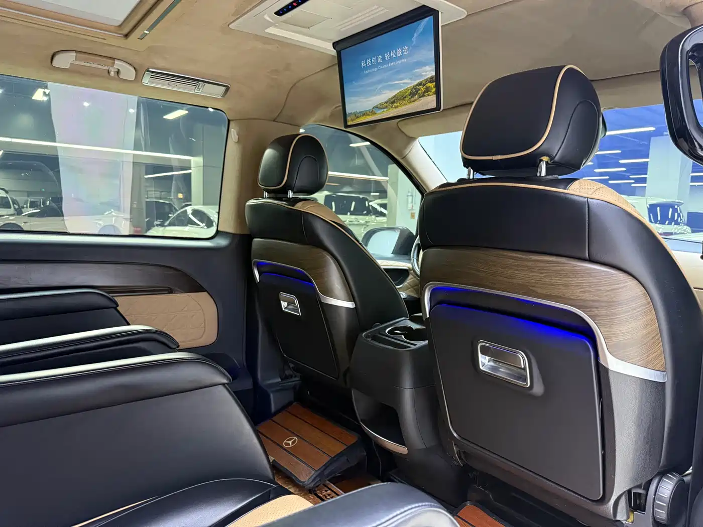 Mercedes-Benz Vito 2016 2.0T Elite Edition фото 17