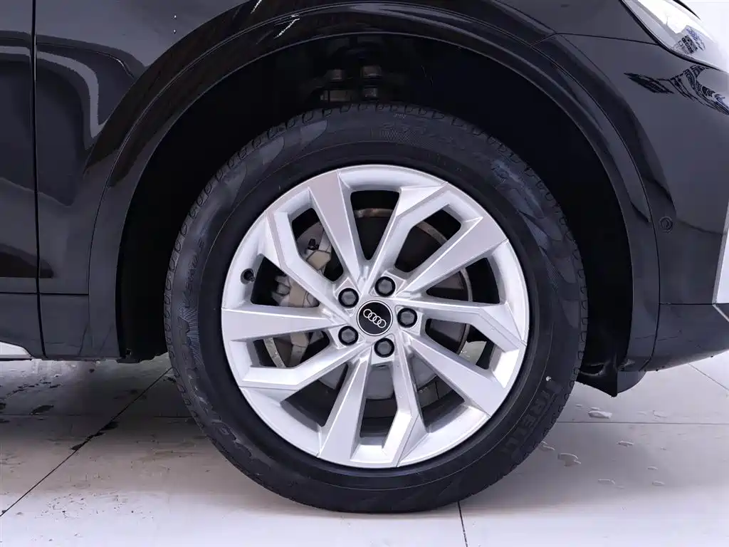 Audi Q5L 2022 40T Luxury Dynamic фото 6