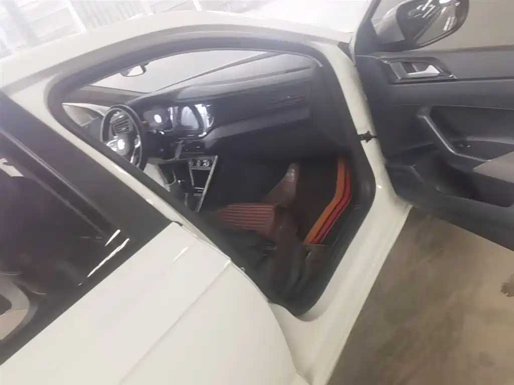Volkswagen Lavida 2023 New Sharp 1.5L Auto Premium Edition фото 11