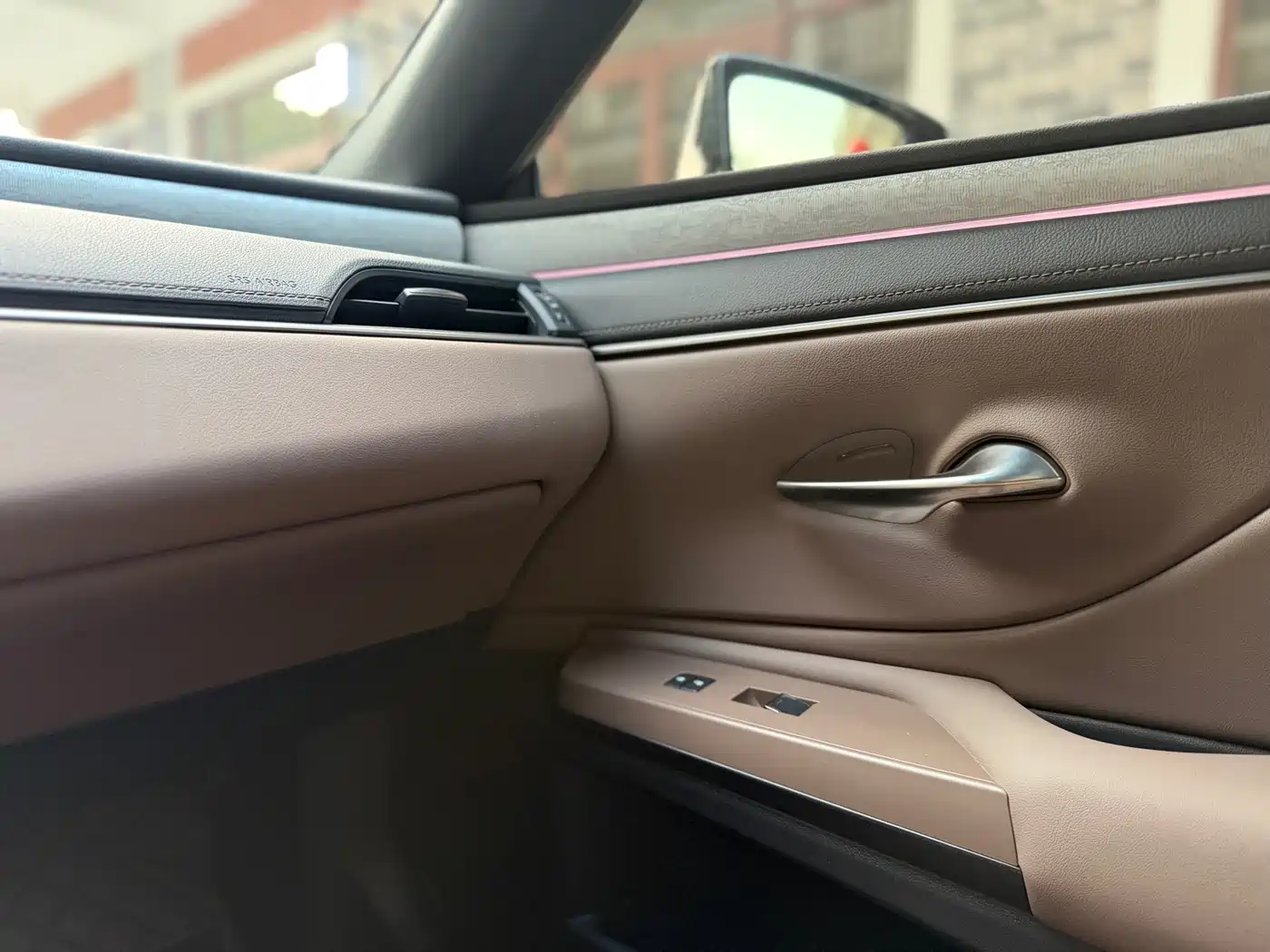 Lexus ES 2025 200 Ultimate Edition фото 16