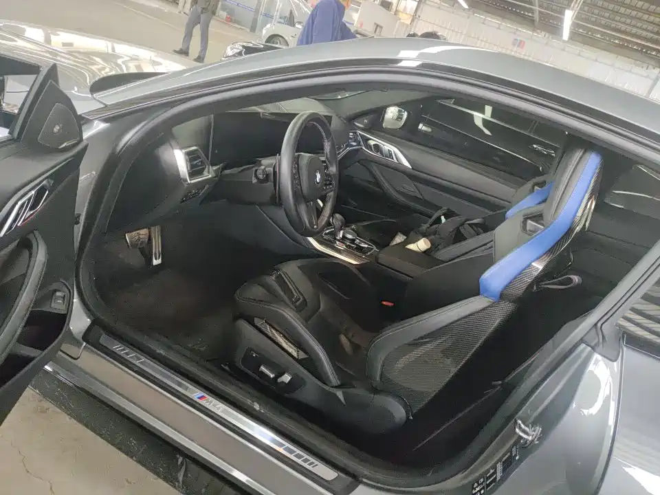 BMW M4 2024 BMW M4 Coupe M xDrive Competition фото 6