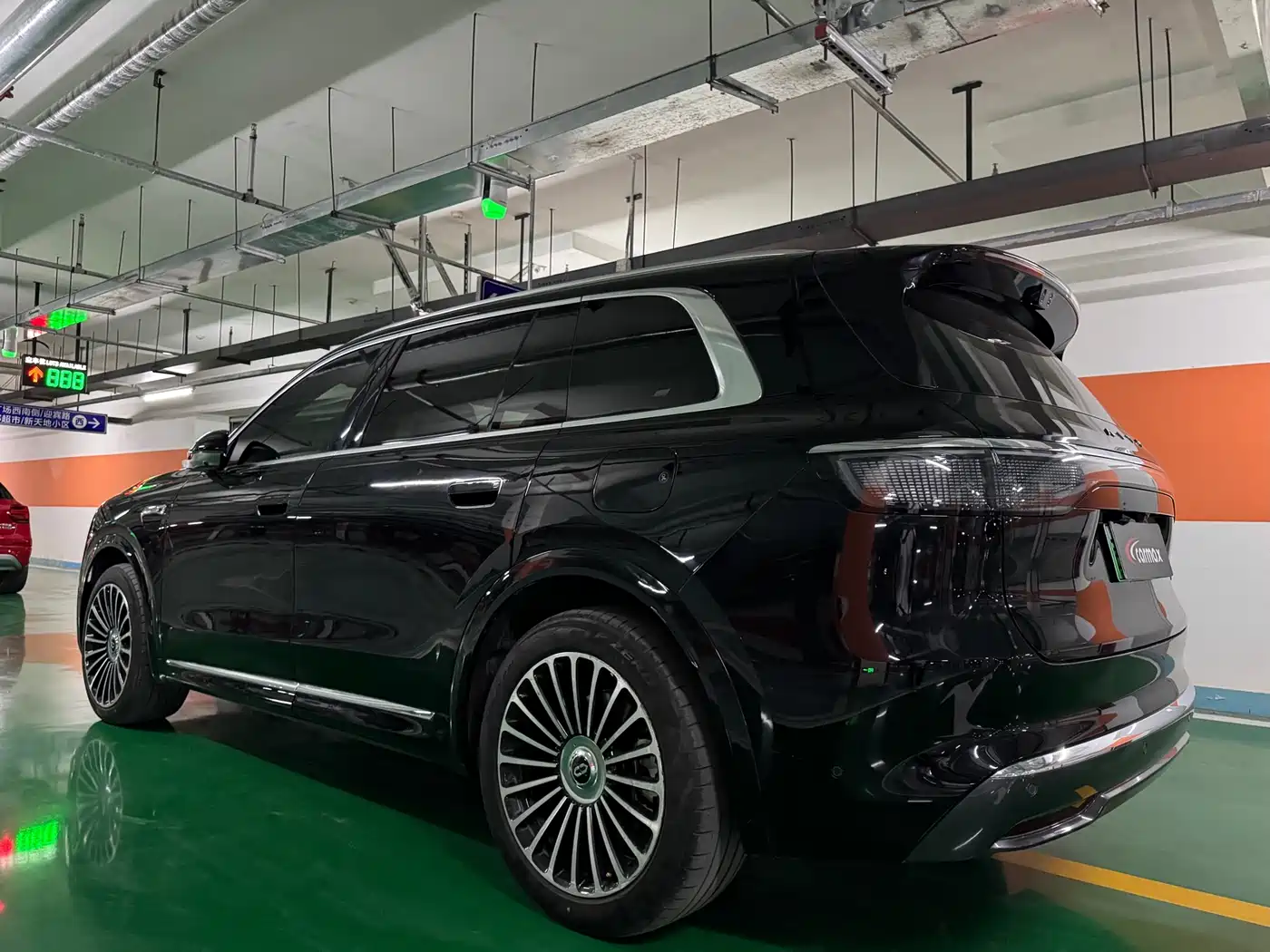 AITO Wenjie AITO M8 2025 Range Extender Max+ Edition 53.4kWh 5-seater фото 4
