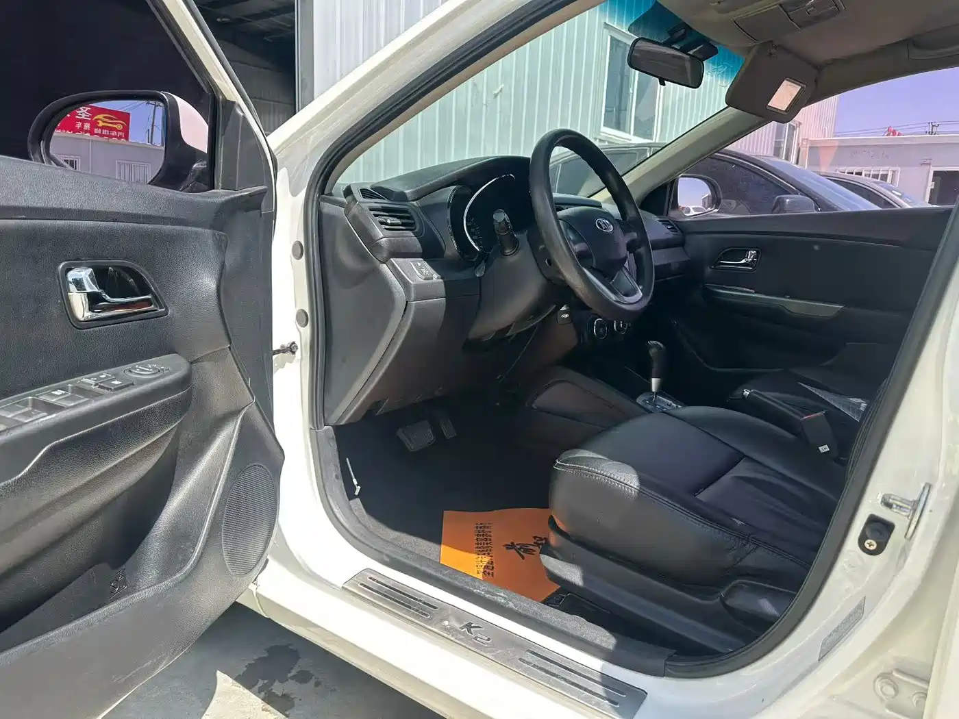 Kia K2 2012 Model Hatchback 1.4L AT GLS фото 4