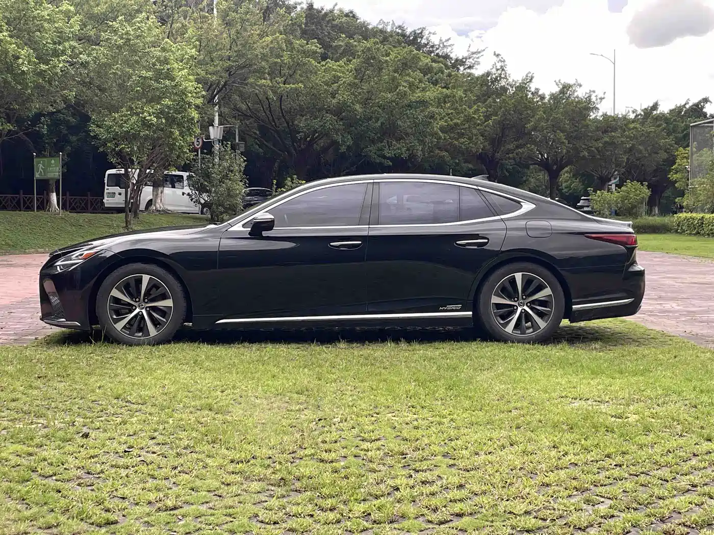 Lexus LS 2022 2021 500h Excellence Edition