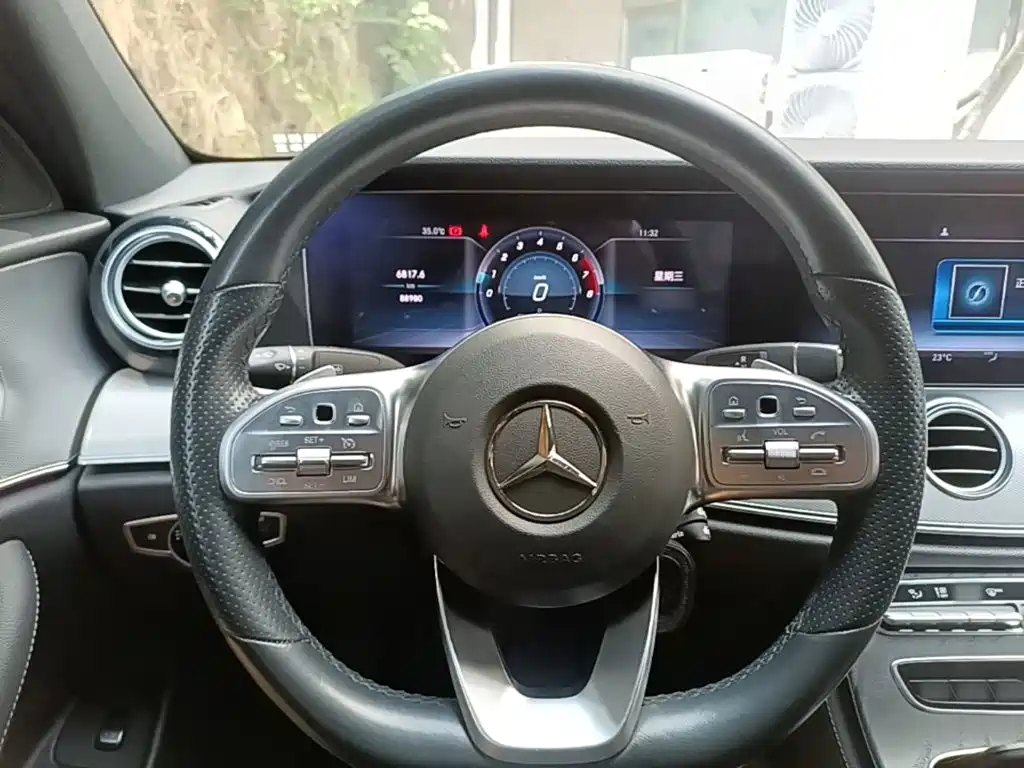 Фото 11 - Mercedes-Benz E-Class (Import)