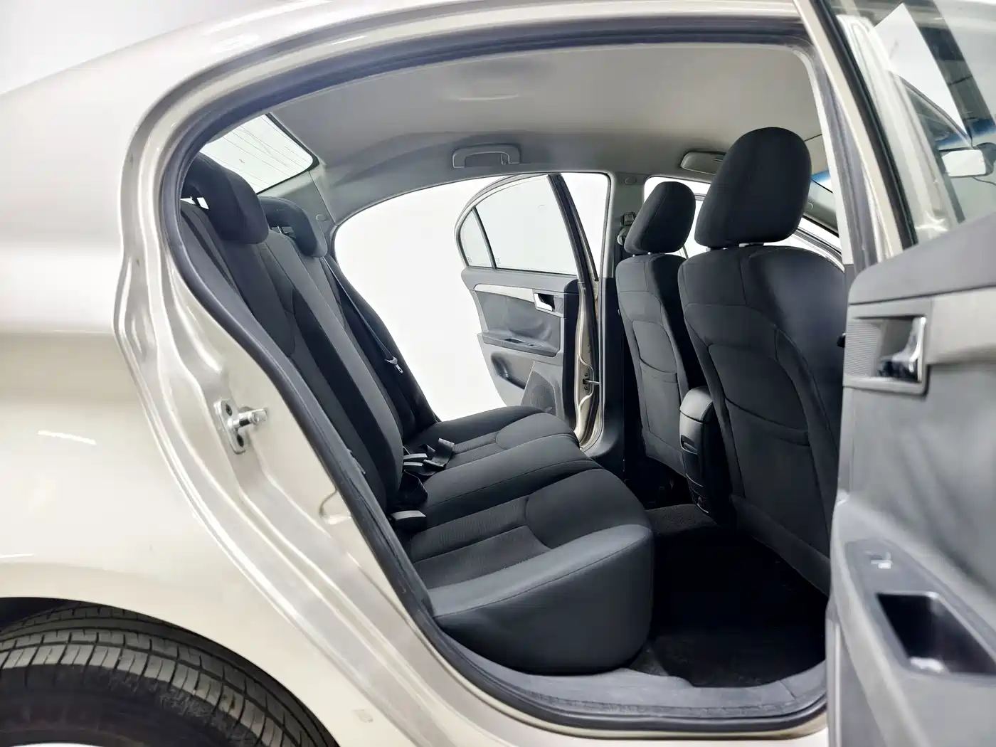 Roewe 350 2014 2013 350S 1.5L Manual Swift Edition