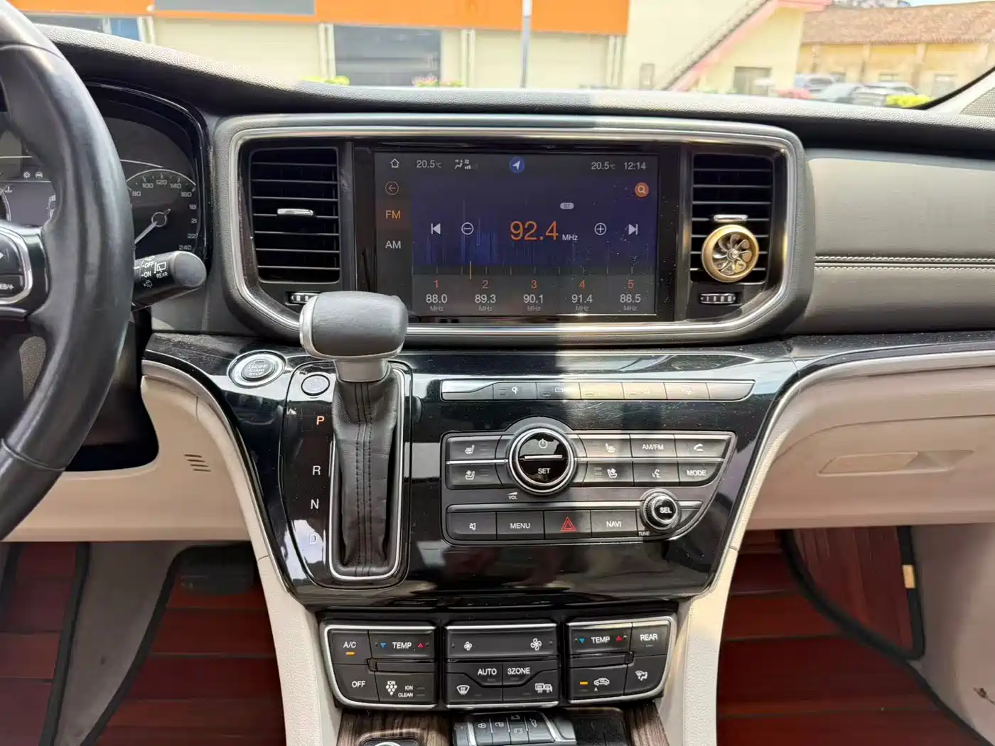 GAC Trumpchi Trumpchi M8 2018 320T Flagship Edition фото 7