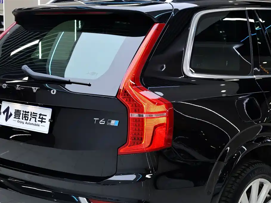 Фото 15 - Volvo XC90