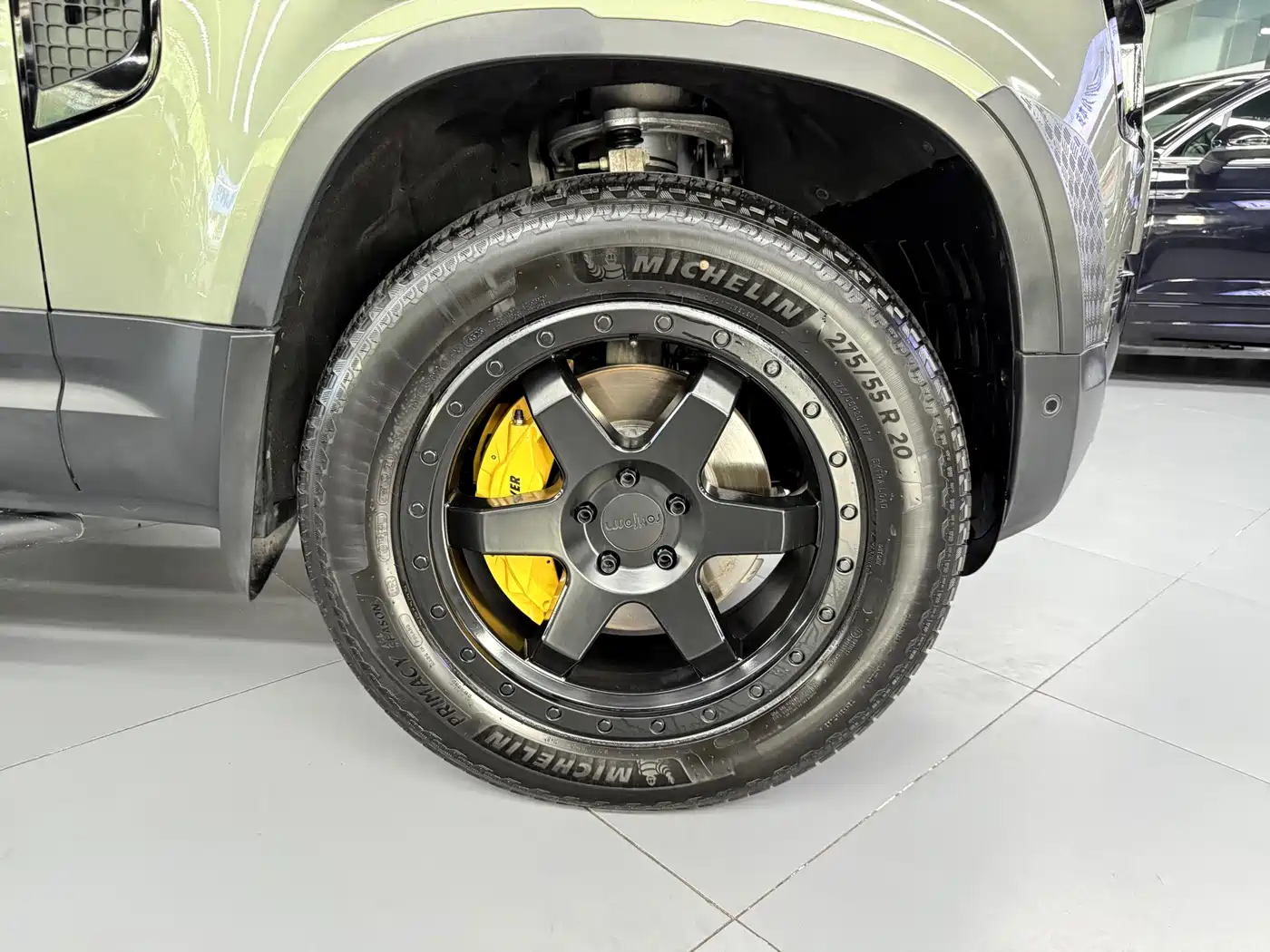 Land Rover Defender 2023 Facelift 110 3.0T P400 Dark Special Edition фото 15