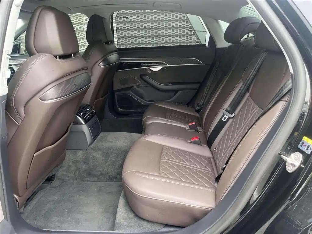 Audi A8 2021 A8L 50 TFSI quattro Comfort фото 8