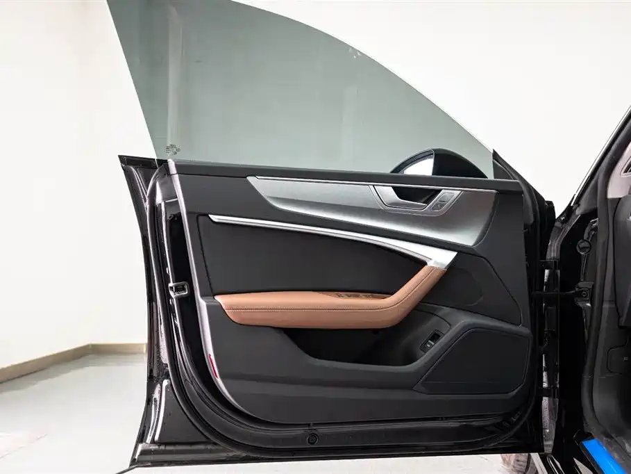 AUDI A7L