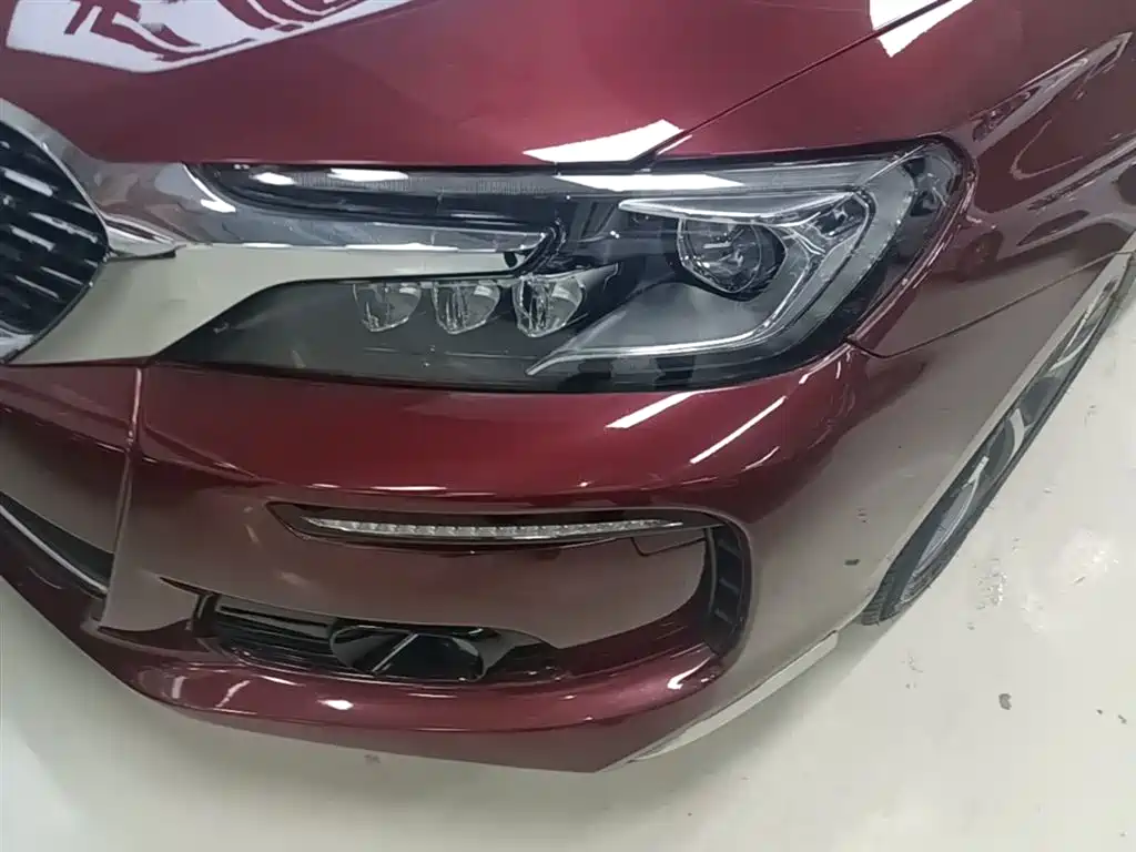 DS 5LS 2018 2018 30THP Premium Edition