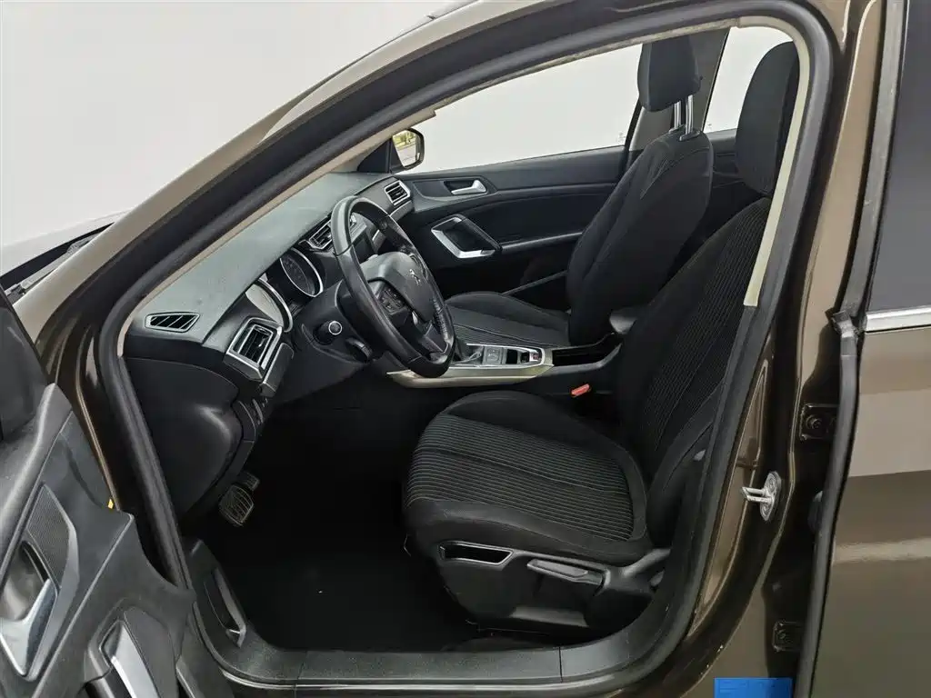 Peugeot 408 2014 1.8L Automatic Luxury Edition фото 10