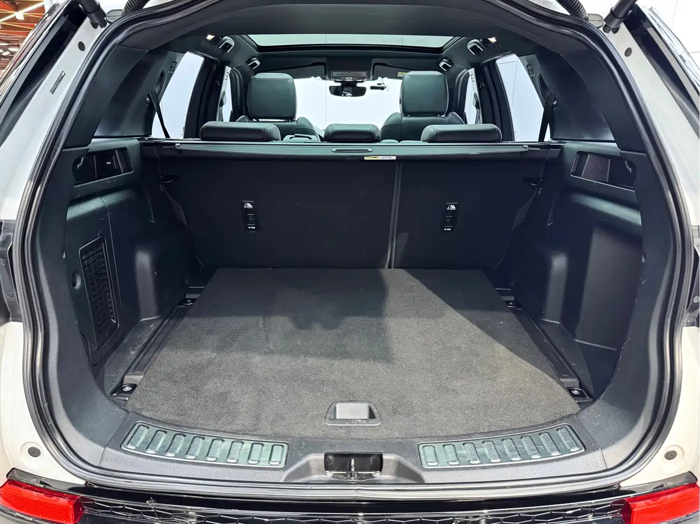 Land Rover Discovery Sport 2020 249PS R-Dynamic Performance фото 23