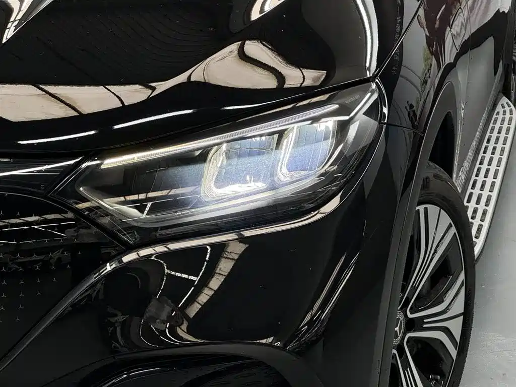 MERCEDES-BENZ EQE SUV