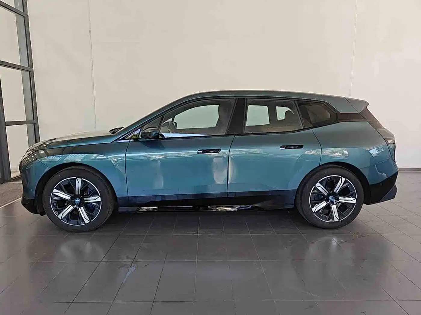 2025 BMW iX