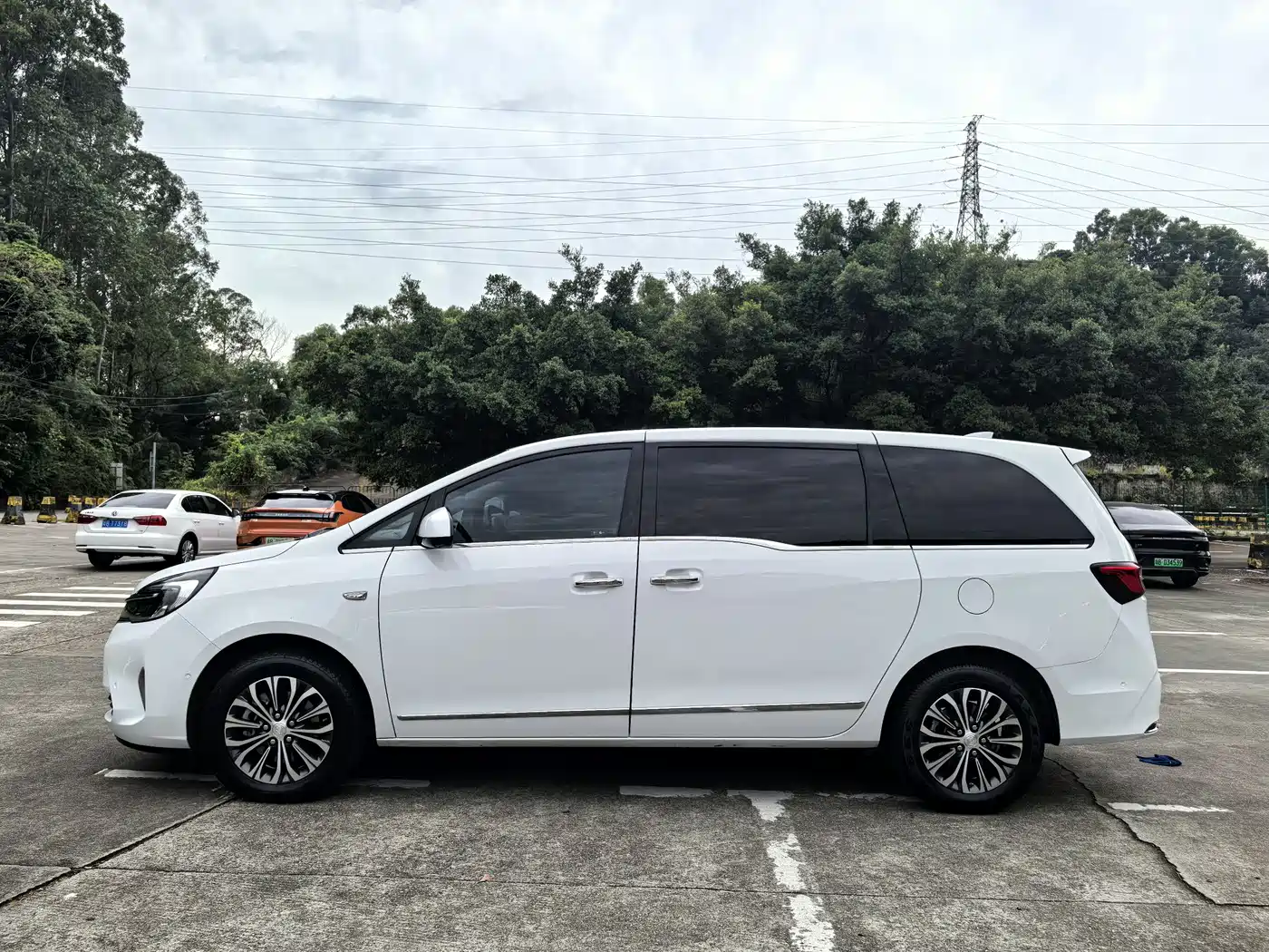 Buick GL8 2021 Land Business Class 652T Premium фото 5