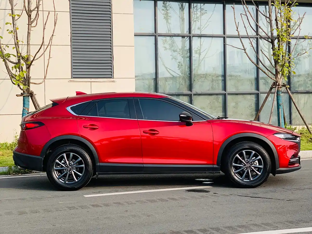 Photo 5 - Mazda CX-4