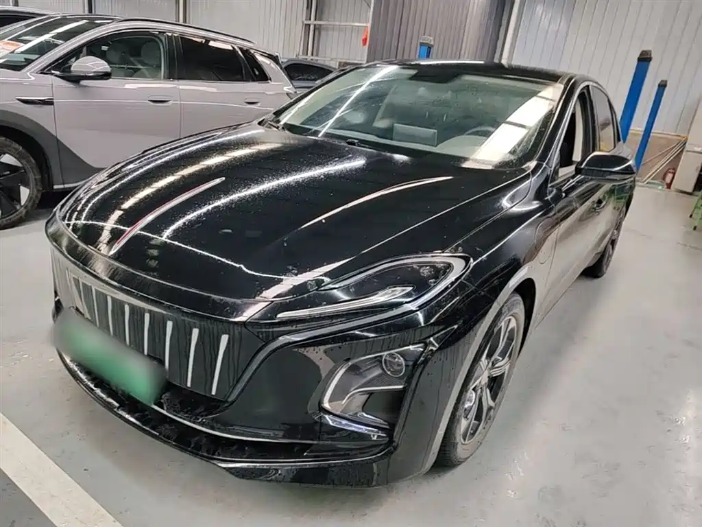 Hongqi E-QM5 2021 Charging Flag Joy Edition