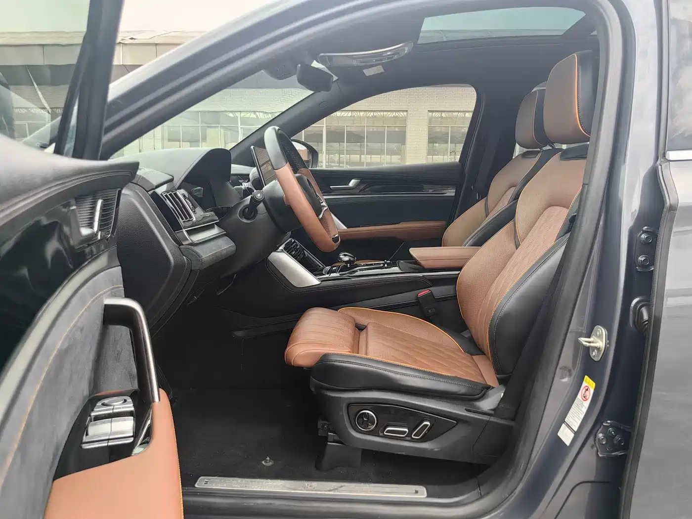BYD Tang New Energy 2021 DM-i 112KM Honor фото 16
