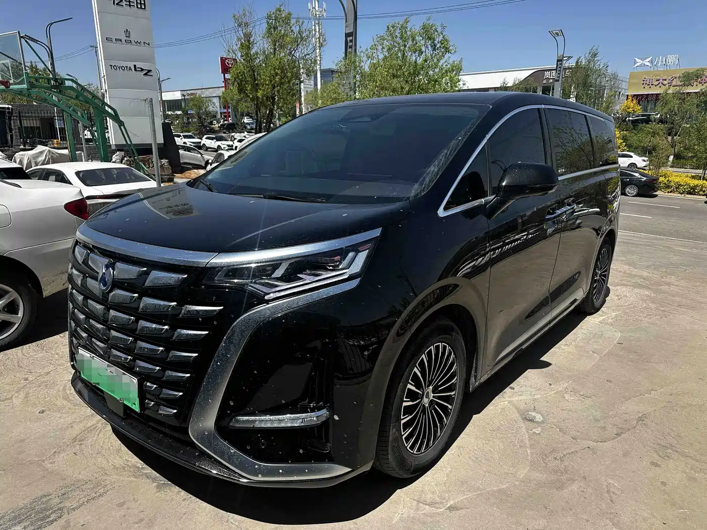 Denza D9 2025 2024 DM-i 980 AWD Premium