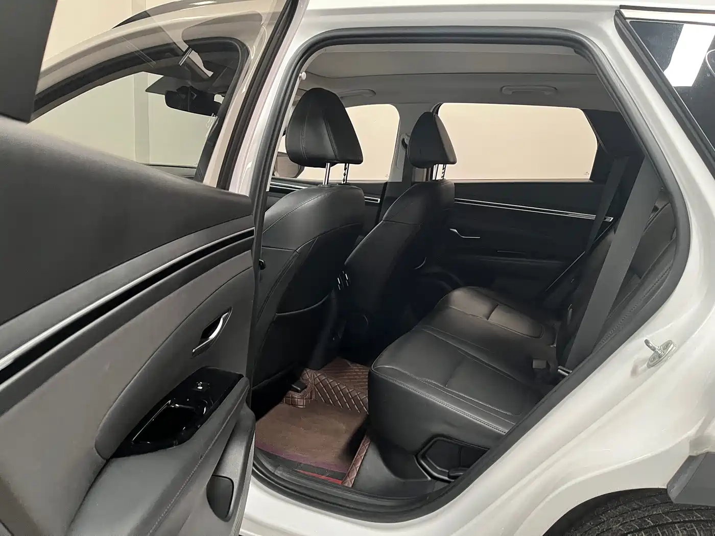 Hyundai Tucson 2023 Tucson L 1.5T Automatic 2WD LUX Premium Edition фото 8