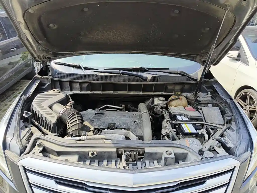 Photo 3 - Cadillac XT5