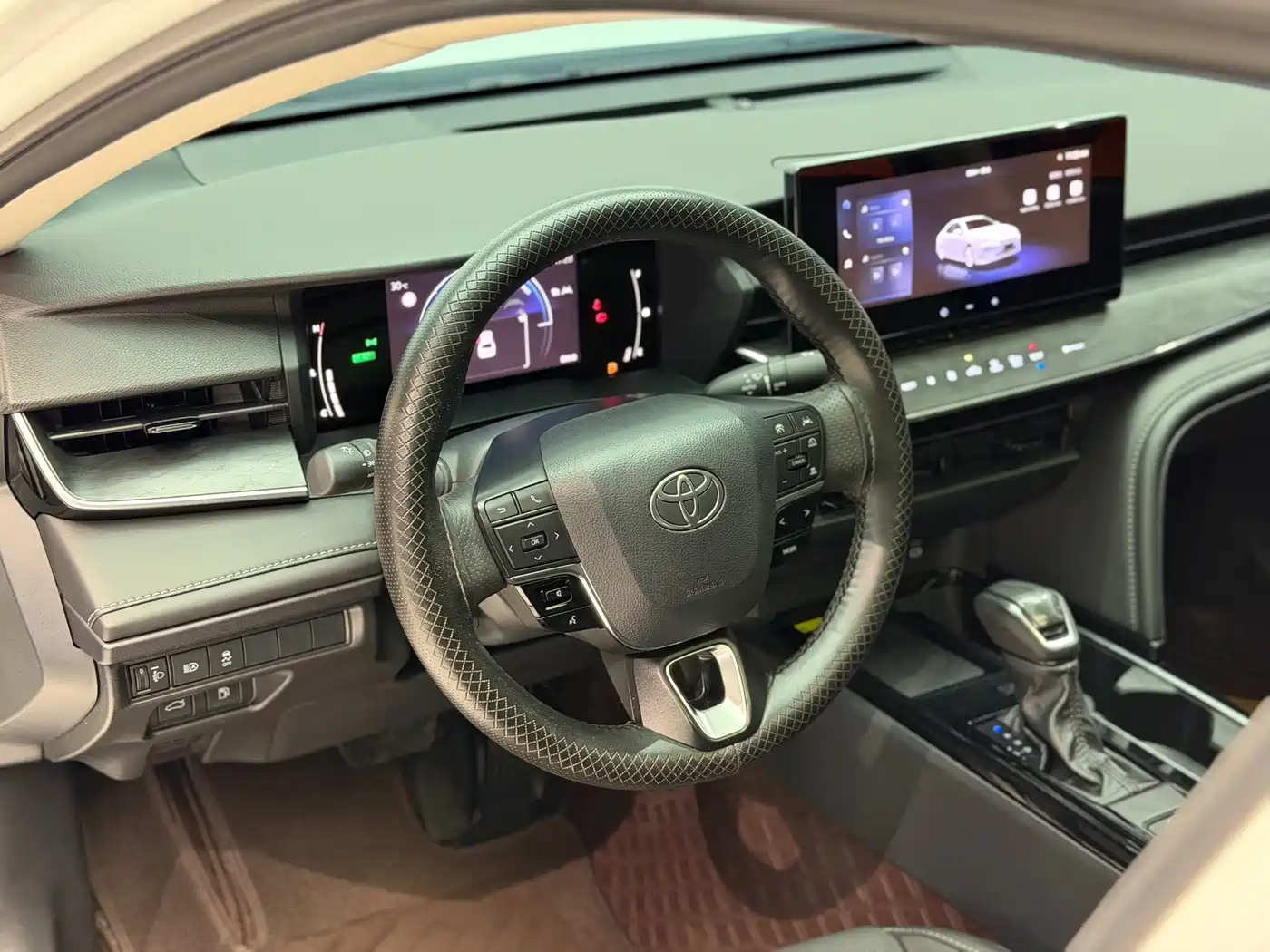 Toyota Camry 2025 2024 Hybrid 2.0HGVP Luxury Edition
