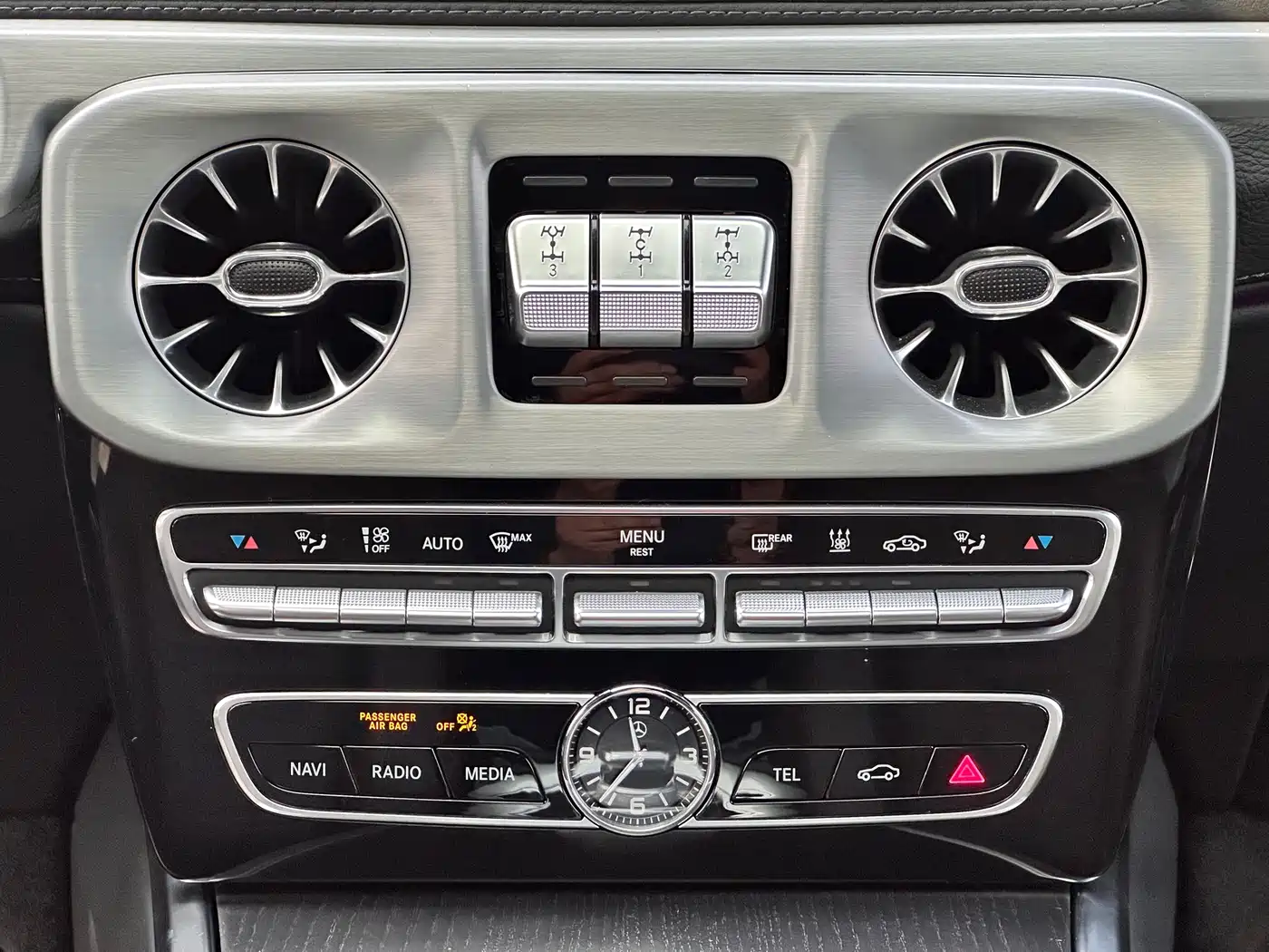 Mercedes-Benz G-Class 2023 G 500 фото 27