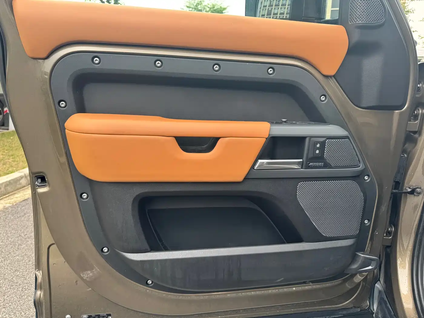 Land Rover Defender 2020 Model 110 P400 X фото 11