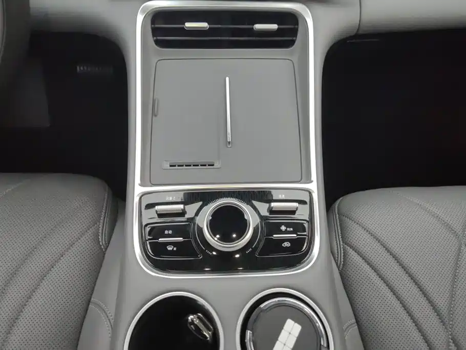 Geely Galaxy Galaxy L6 2025 2025 EM-i 140km Starship Edition
