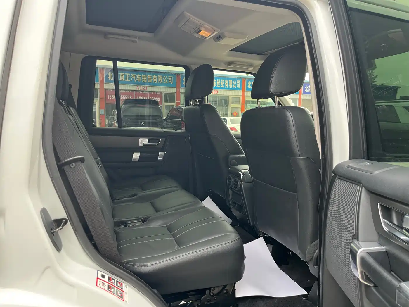 Land Rover Discovery 2016 3.0 SC V6 SE фото 29