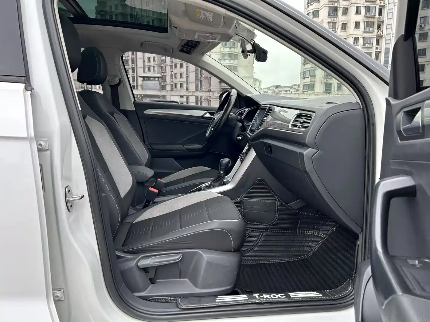 Volkswagen T-ROC 2018 230TSI DSG 2WD Progressive China V фото 17