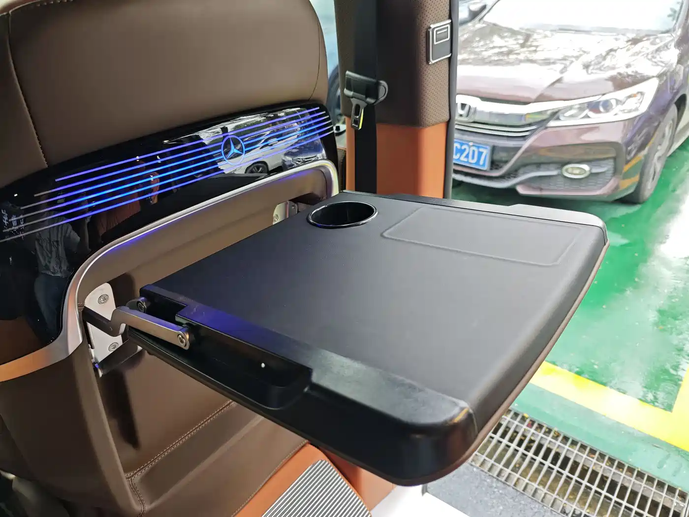 Mercedes-Benz Vito 2023 2.0T Elite 7-Seater фото 28