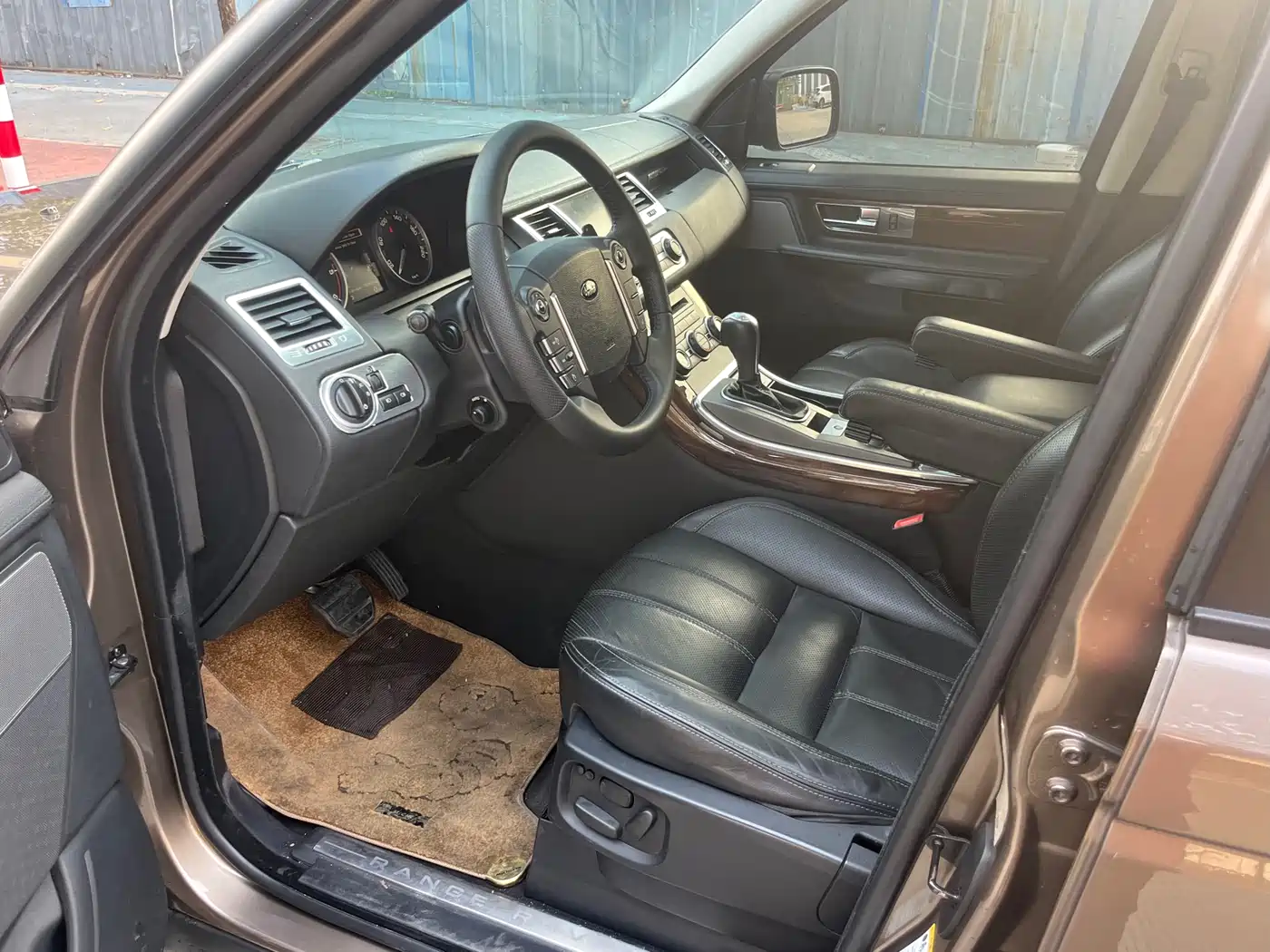 Land Rover Range Rover Sport 2010 3.0 TDV6 HSE Diesel фото 8