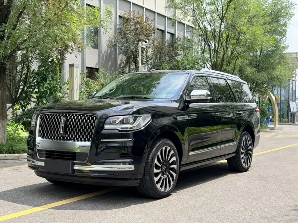 Lincoln Navigator 2023 2022 3.5T Presidential Edition