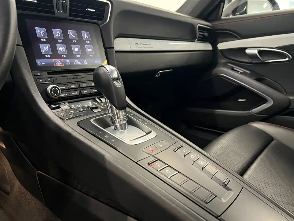 Photo 19 - Porsche 911