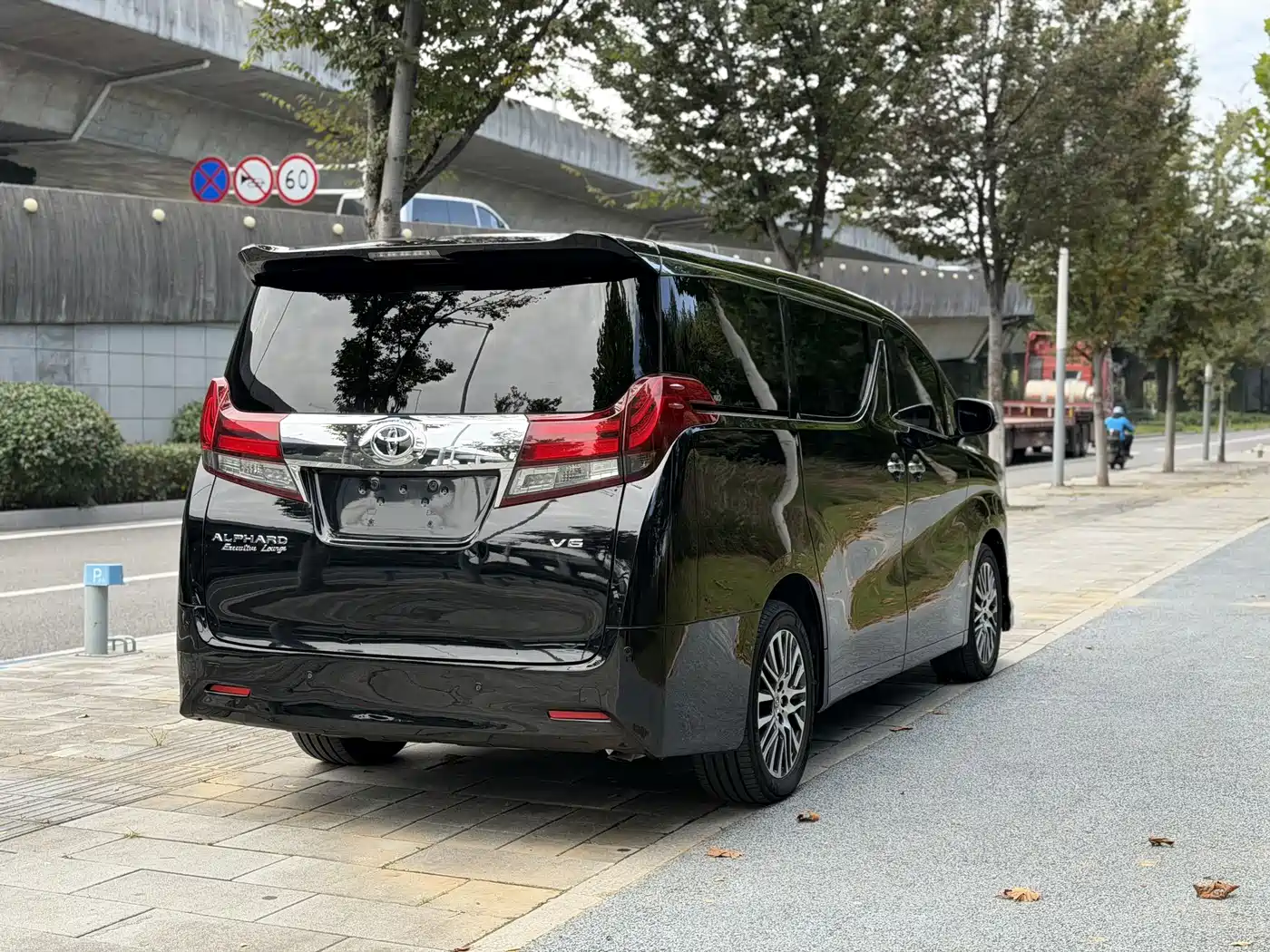 Toyota Alphard 2018 3.5L Premium фото 7