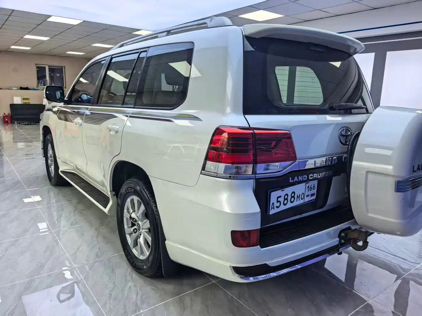 Toyota Land Cruiser (Import) 2017