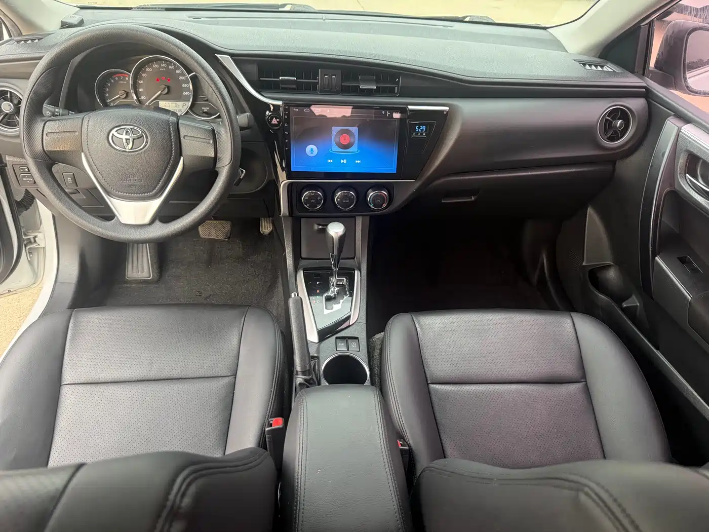 Toyota Corolla 2017 Facelift 1.2T S-CVT GL фото 9