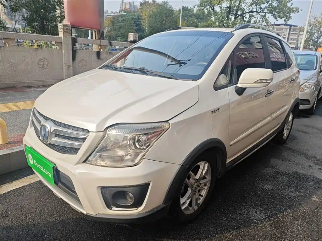 Changan CX20 2016 2014 1.4L IMT Sunroof Navigation Edition (China V)