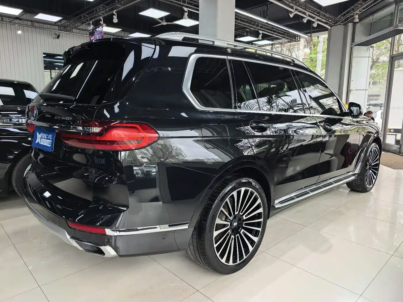 BMW X7 2019 xDrive40i Exclusive M Sport Package фото 4