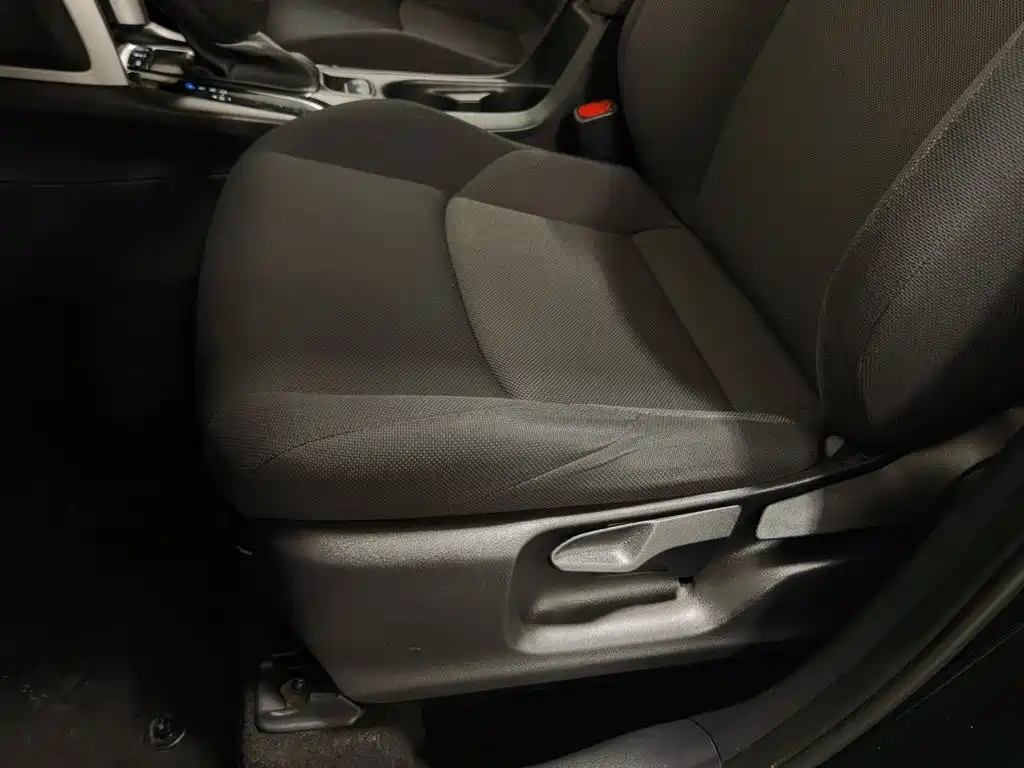 Photo 20 - Toyota Frontlander