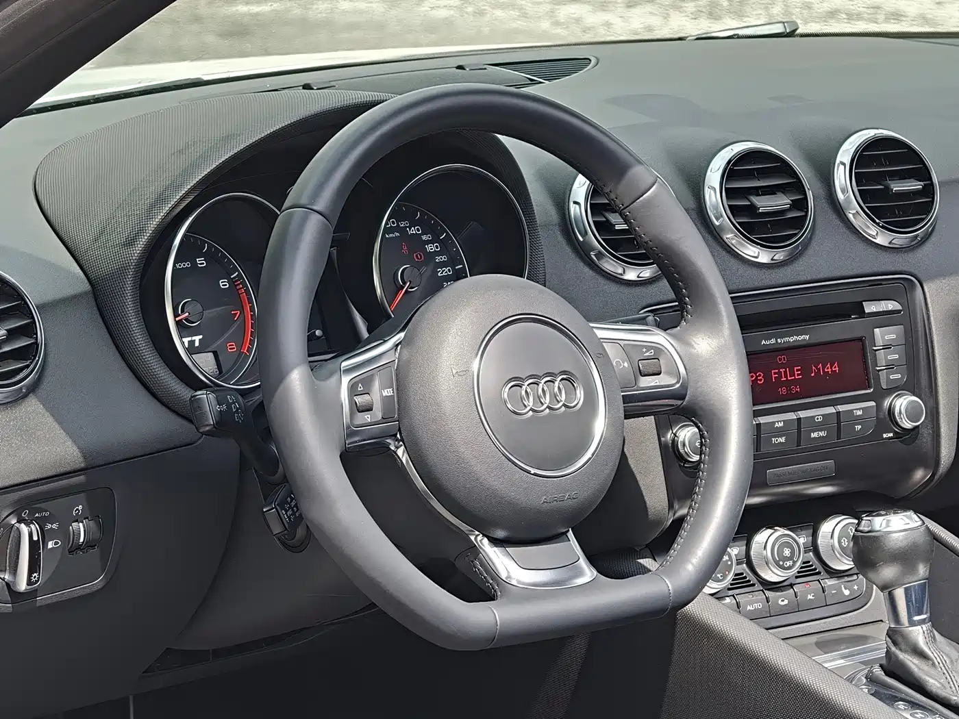 Фото 14 - Audi TT