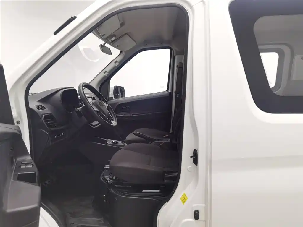 CHANGAN CHANGAN RUIXING EM60