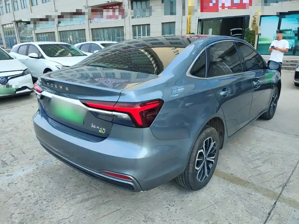 Фото 7 - Roewe i6 MAX EV