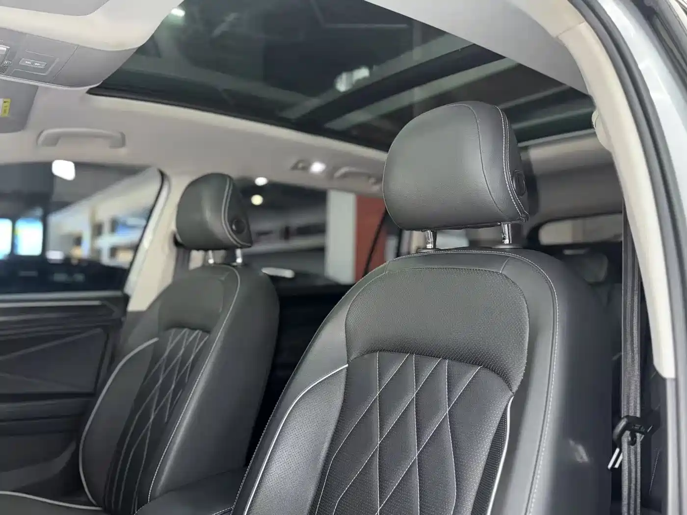 Volkswagen Tiguan L 2022 330TSI Automatic 2WD Smart Edition фото 7