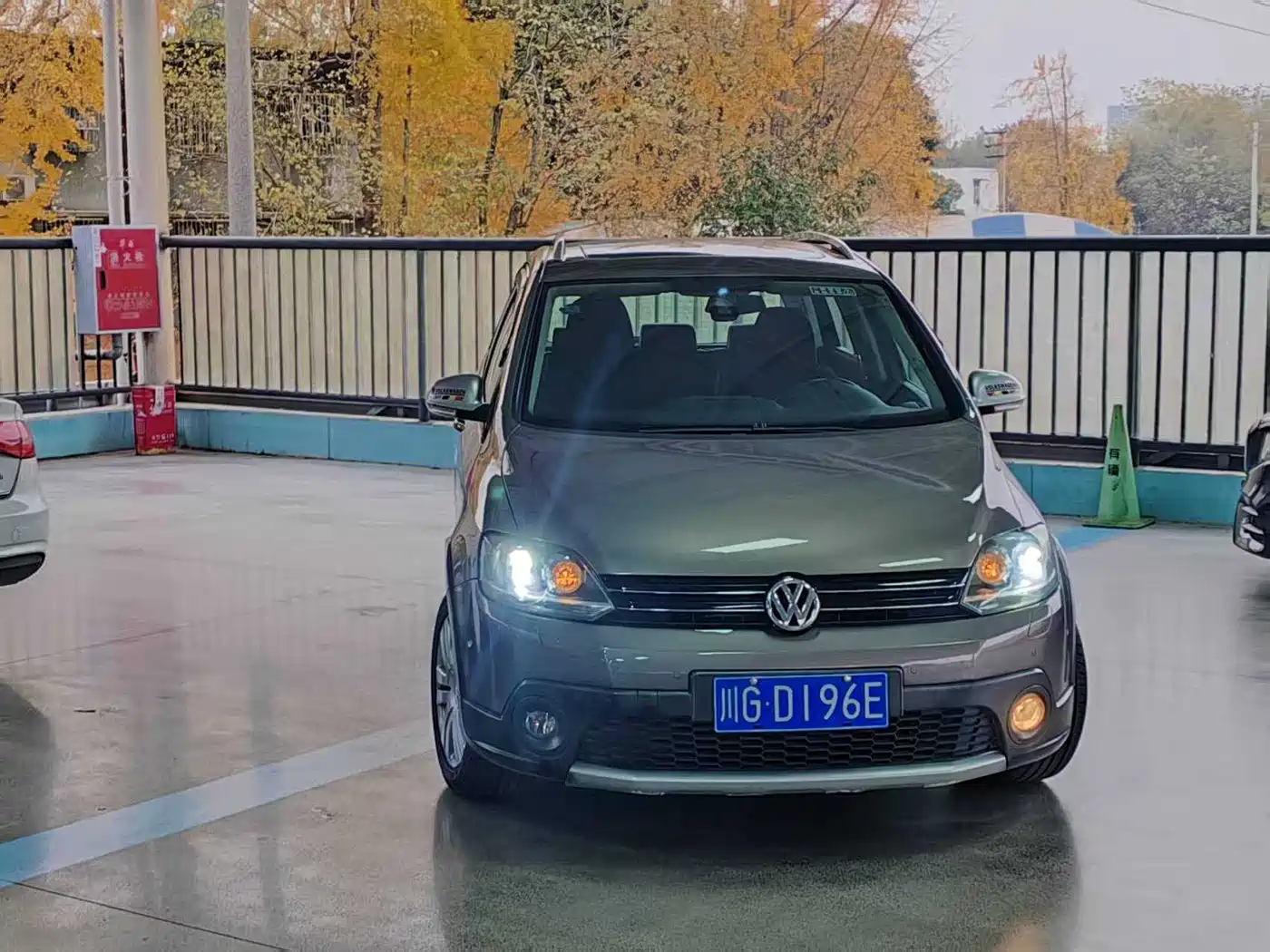 Volkswagen Golf (Import) 2011 1.4TSI Cross Golf фото 3